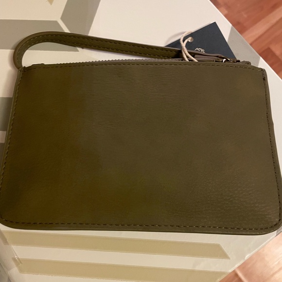 NWT universal thread wristlet - Picture 4 of 6